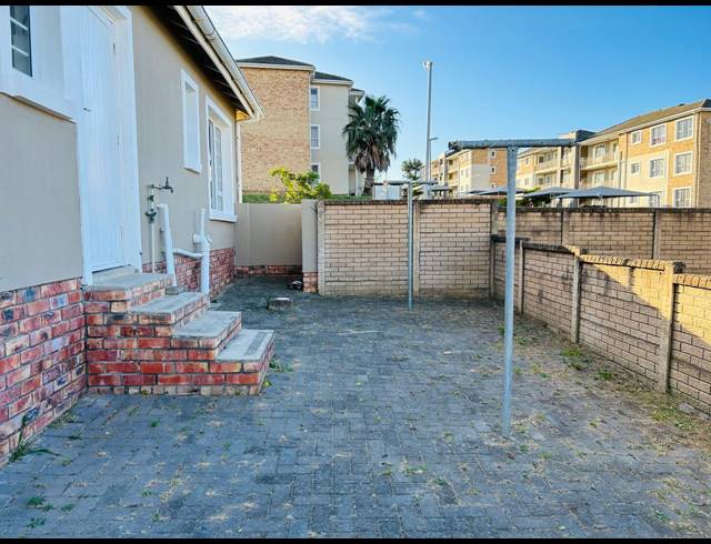 2 BEDROOM FREESTANDING TO LET IN GONUBIE